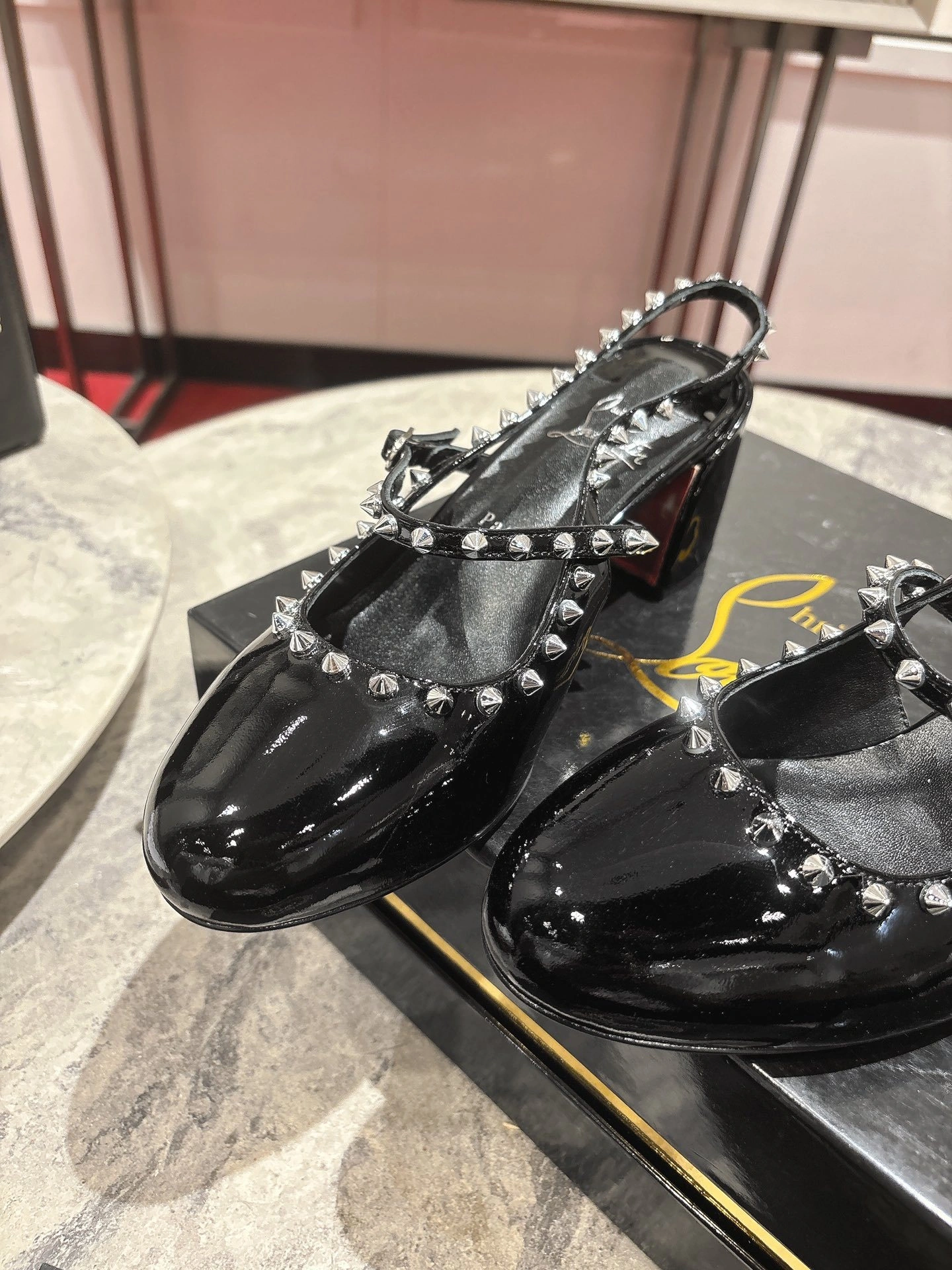 COCO-- 8ou2ou 1250705B439 Heel height：5.5CM Calfskin item:E-X150F0617